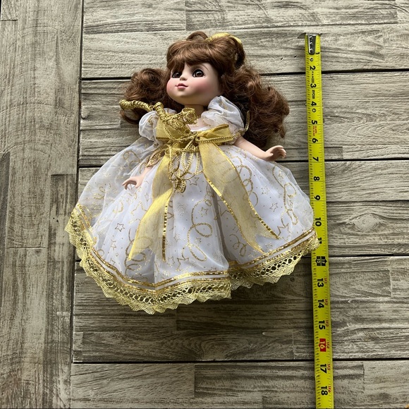 New without tags or box signed and numbered doll - Picture 4 of 6